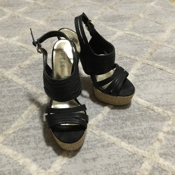 GUESS PLATFORM HEELS - Picture 1 of 3